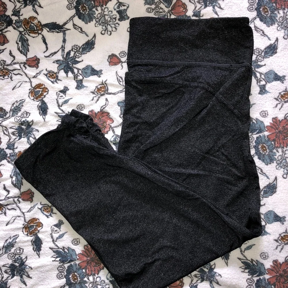 Workout capris - Picture 1 of 2